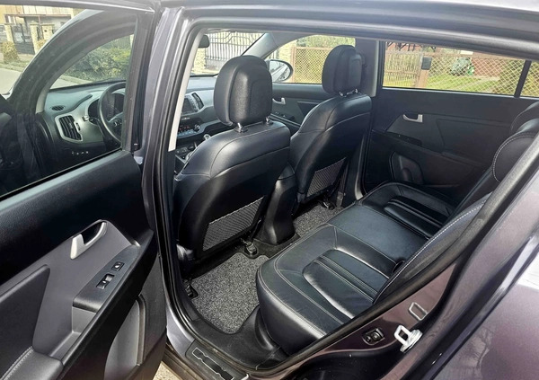 Kia Sportage cena 52900 przebieg: 176000, rok produkcji 2015 z Nowogrodziec małe 529